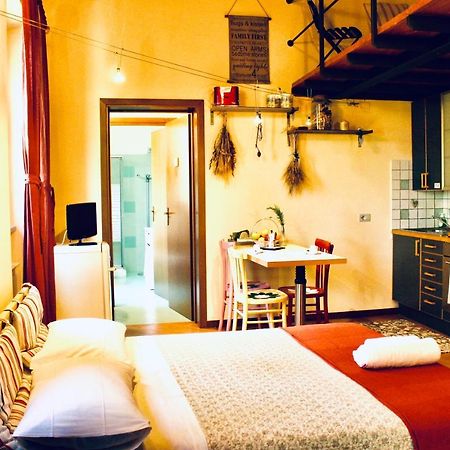Ca' Tomassino Holiday Apartments Urbino Exteriör bild