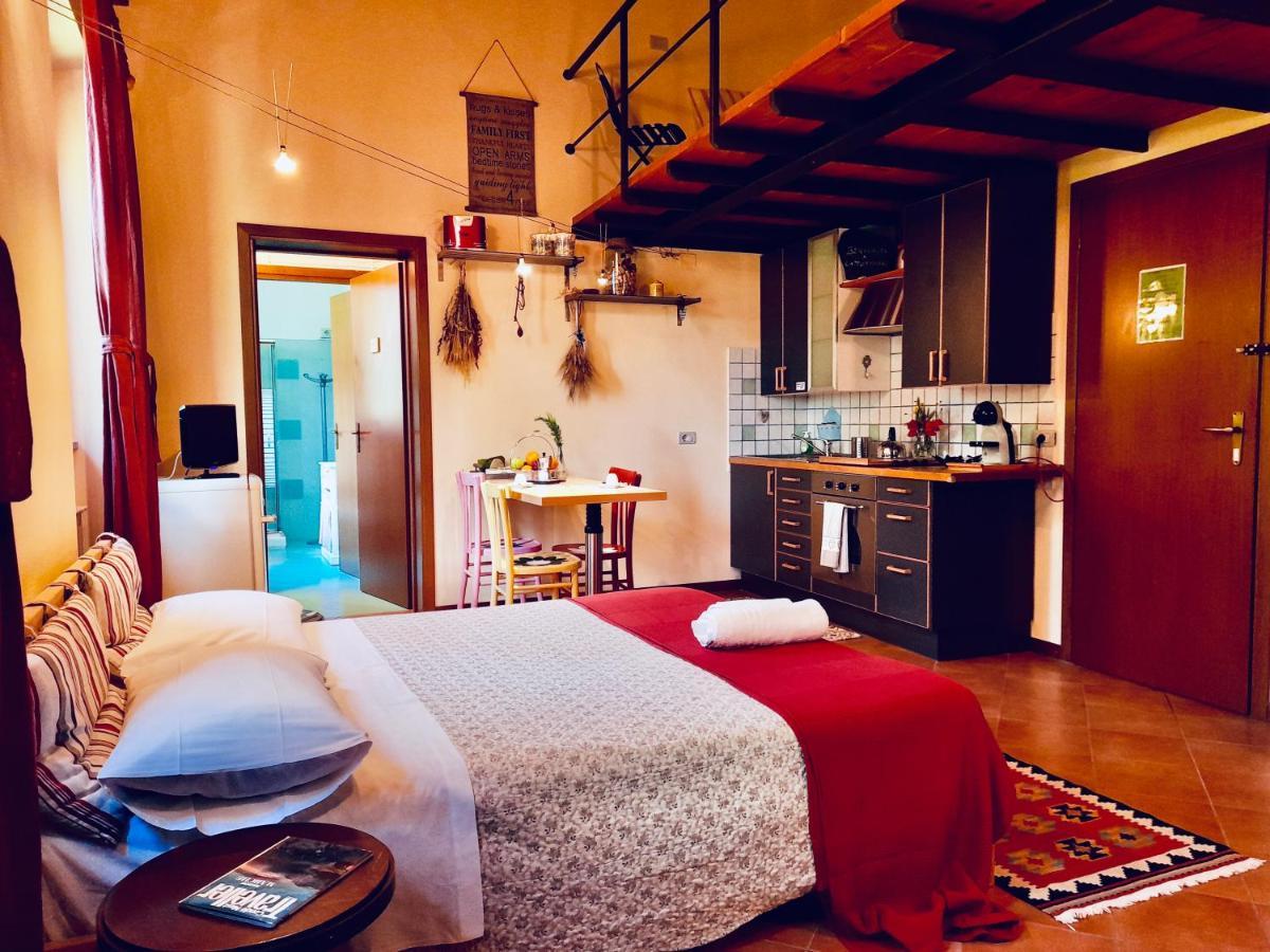 Ca' Tomassino Holiday Apartments Urbino Exteriör bild