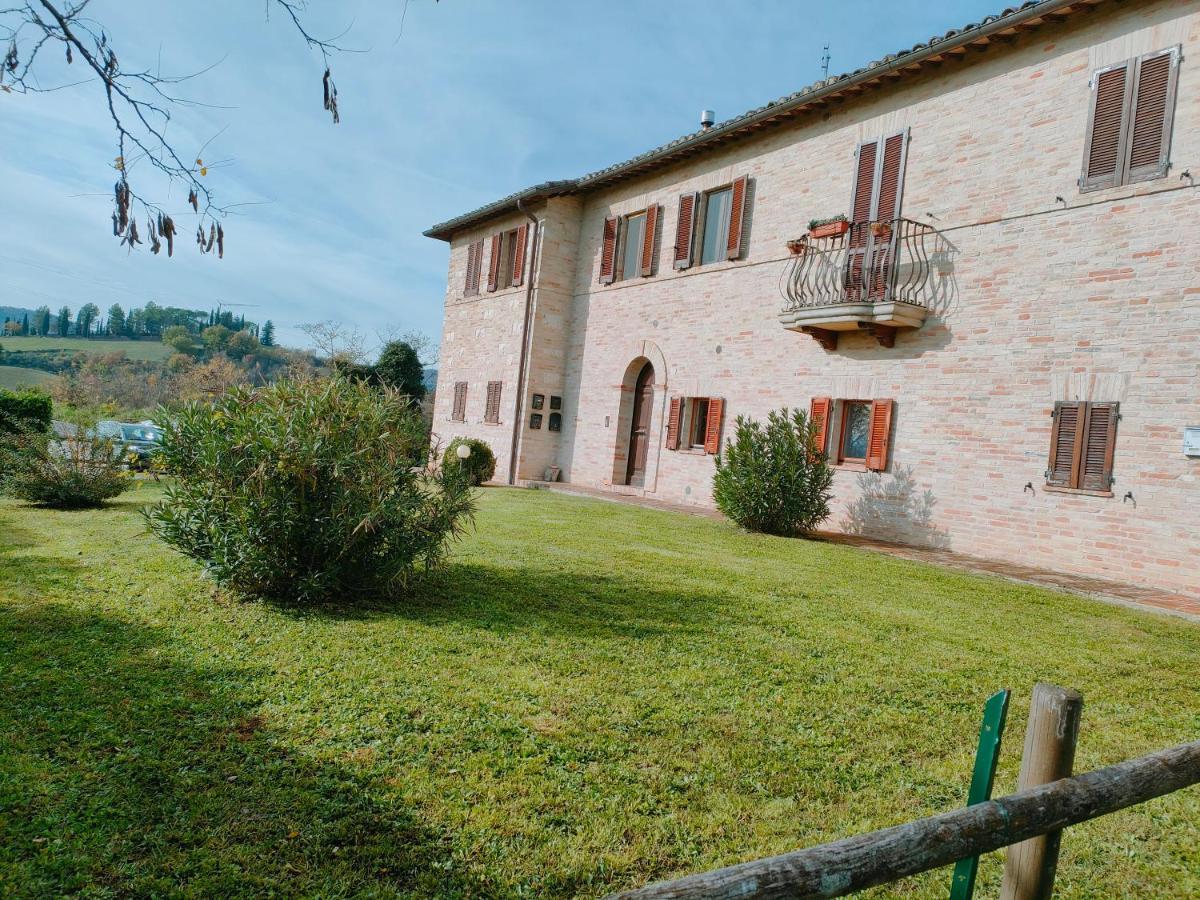 Ca' Tomassino Holiday Apartments Urbino Exteriör bild