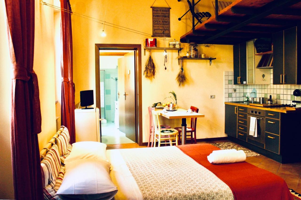 Ca' Tomassino Holiday Apartments Urbino Exteriör bild